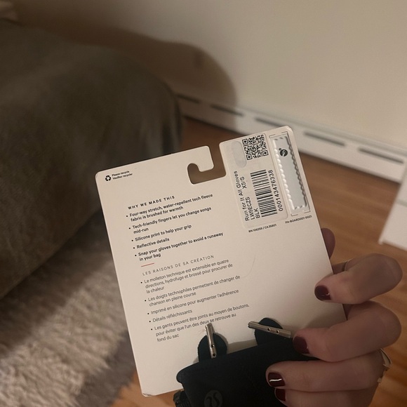 Lululemon Run for it All Gloves - Picture 2 of 2